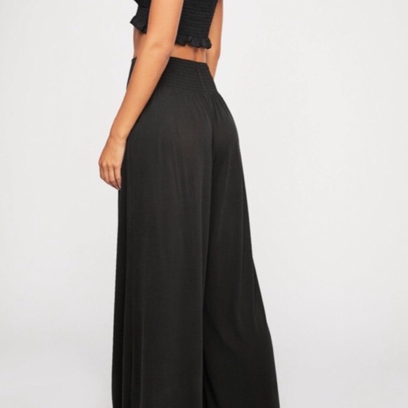 Free People coordinating set in black - Picture 5 of 10